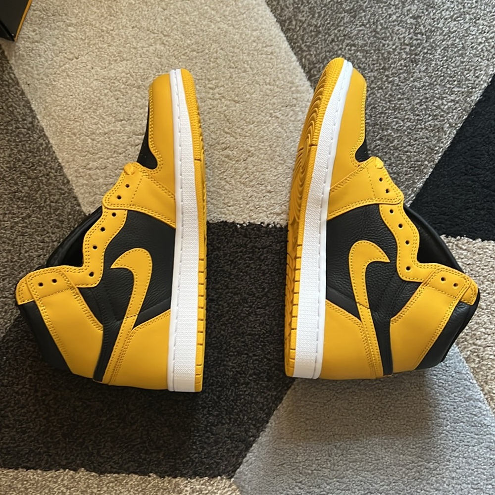 Air Jordan I - Picture 5 of 8